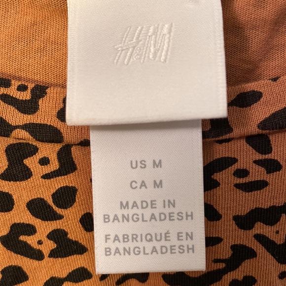 H&M leopard print crop top 🐆 - Picture 3 of 4